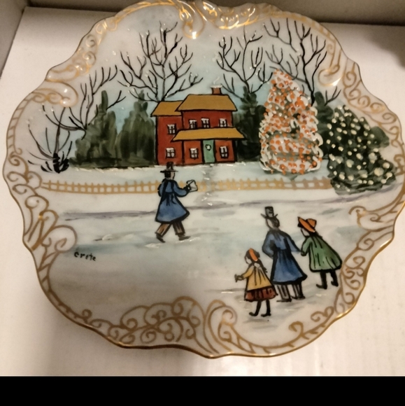 2 vintage Crate Hand Painted Display Wall Decor Plates/Holiday Decor - Picture 3 of 11
